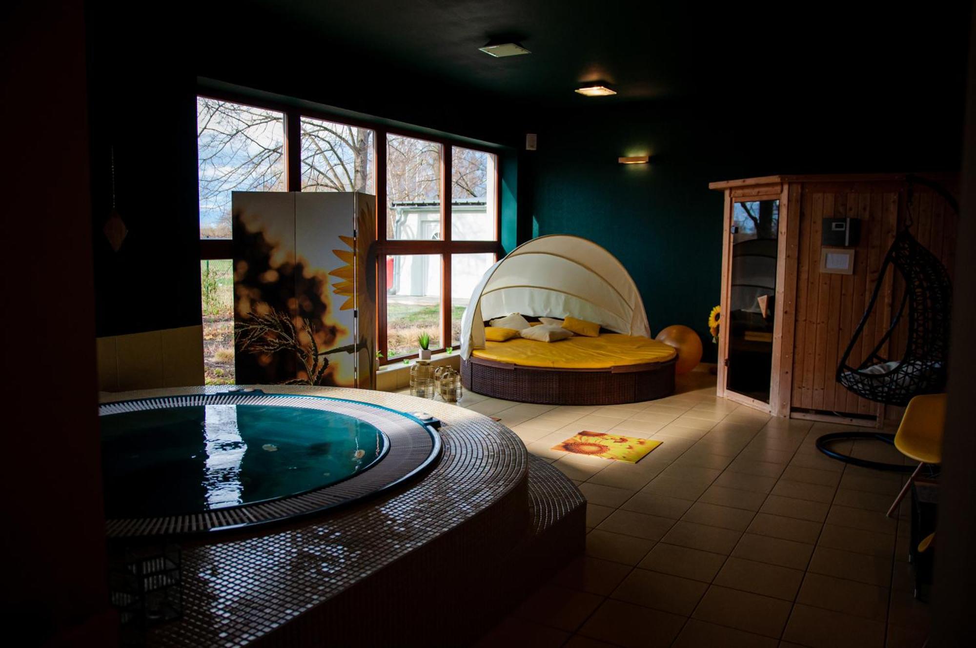 Design Hotel Romantick Třeboň Kültér fotó